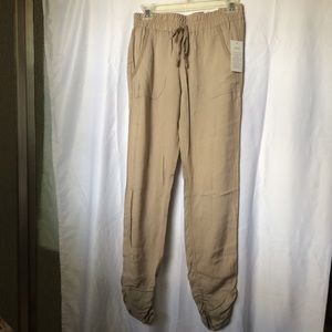 SO juniors khaki pants S